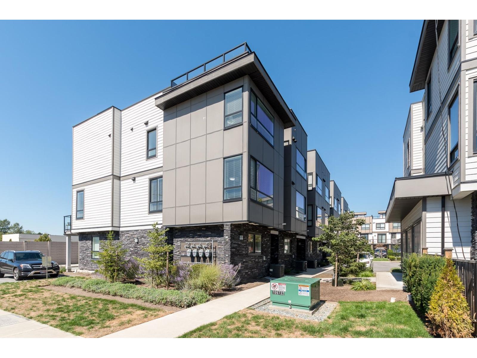 1 19631 55a Avenue, Langley, British Columbia  V3A 3X1 - Photo 3 - R3040424