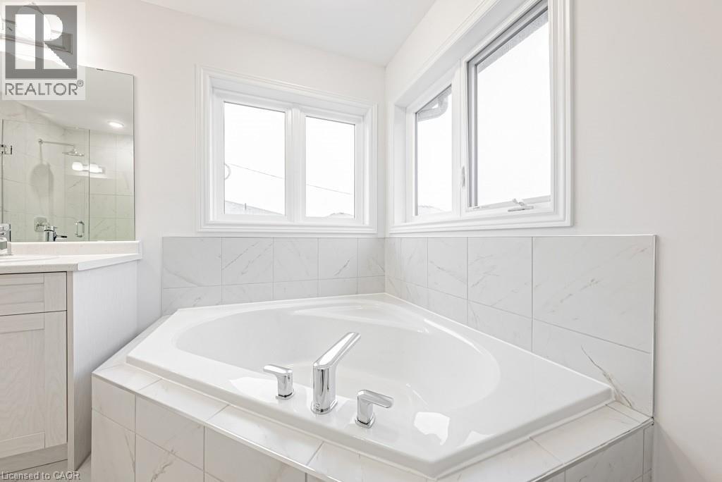 238 Longboat Run W, Brantford, Ontario  N3T 0X1 - Photo 24 - 40803480