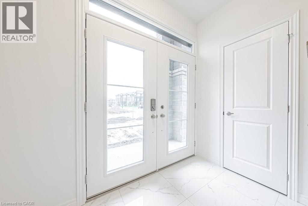 238 Longboat Run W, Brantford, Ontario  N3T 0X1 - Photo 4 - 40803480