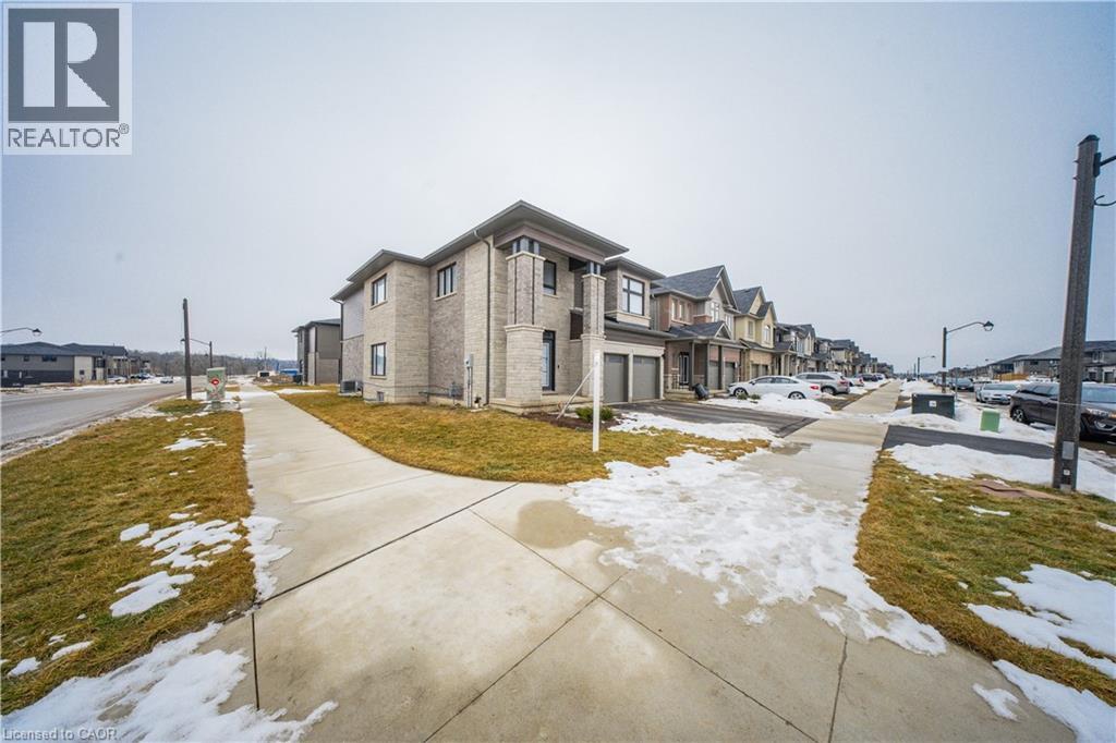 238 Longboat Run W, Brantford, Ontario  N3T 0X1 - Photo 32 - 40803480