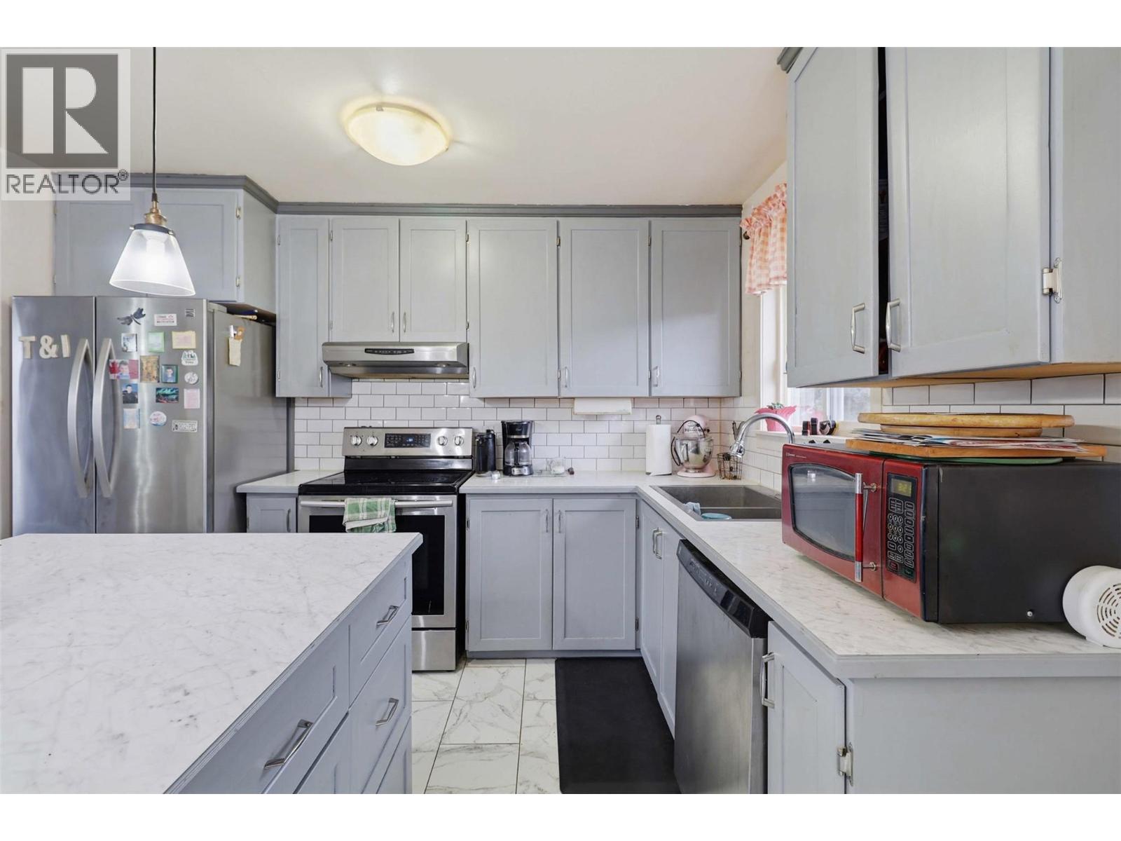 2250 Ponderosa Avenue, Kamloops, British Columbia  V2B 4V9 - Photo 6 - 10378410