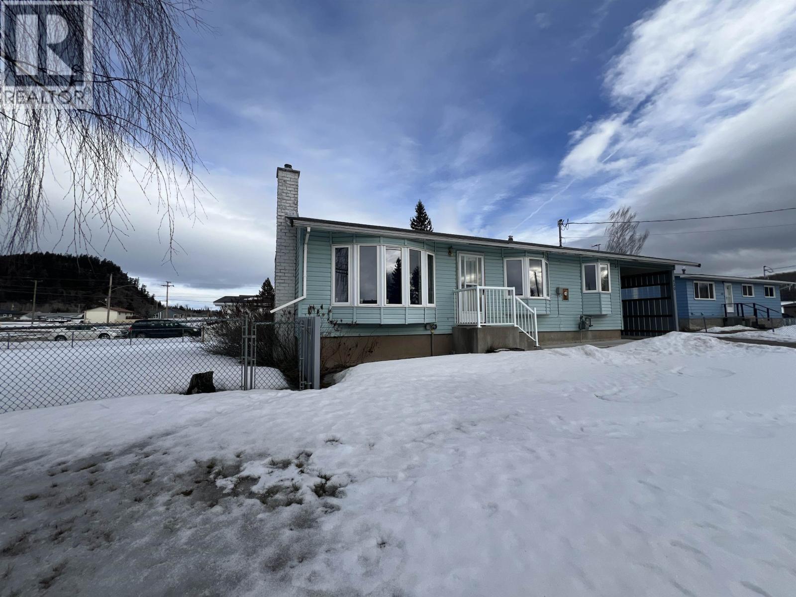 430 Endako Place, Fraser Lake, British Columbia  V0J 1S0 - Photo 2 - R3097249