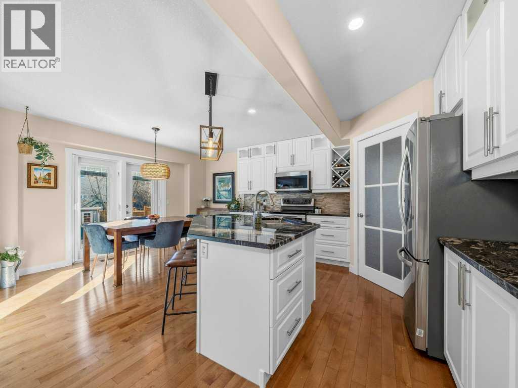 17 Douglas Woods Gardens SE, Calgary, Alberta