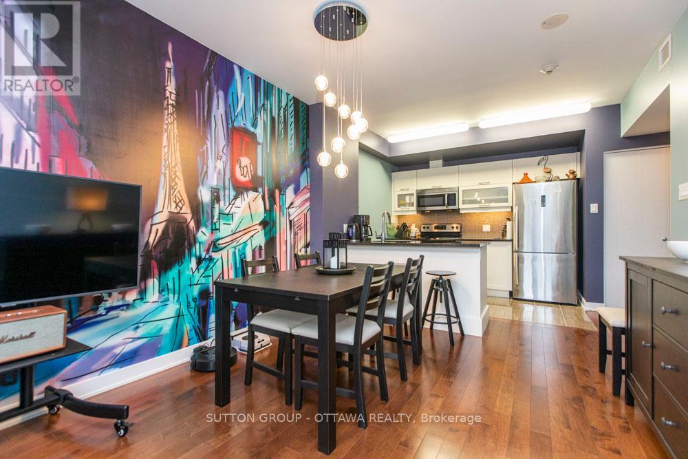 902 - 179 Metcalfe Street, Ottawa, Ontario  K2P 1P7 - Photo 2 - X12862356