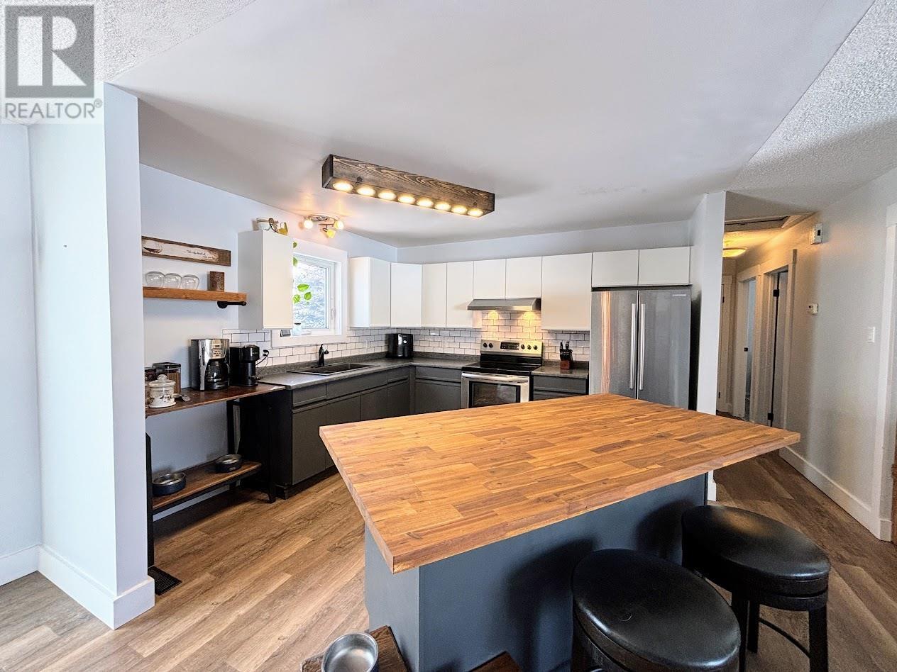 53 Graham Cres, Marathon, Ontario  P0T 2E0 - Photo 2 - TB2600324