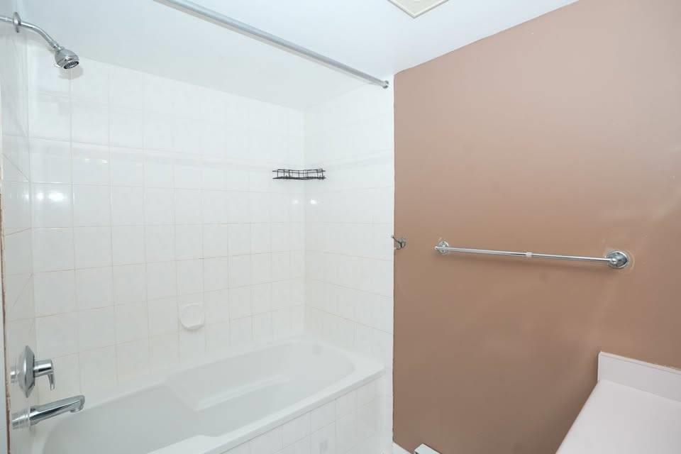 30x 9978 148 Street, Surrey, British Columbia  V3R 0P9 - Photo 4 - R3097431