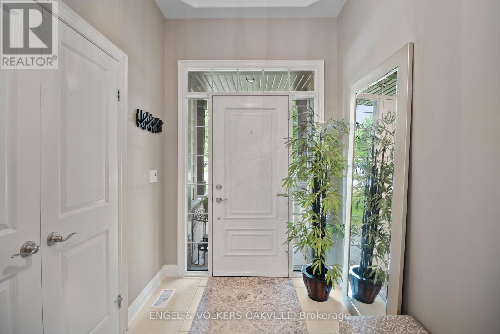 2 Sawmill Lane, Niagara-On-The-Lake, Ontario  L0S 1J1 - Photo 5 - X12862316