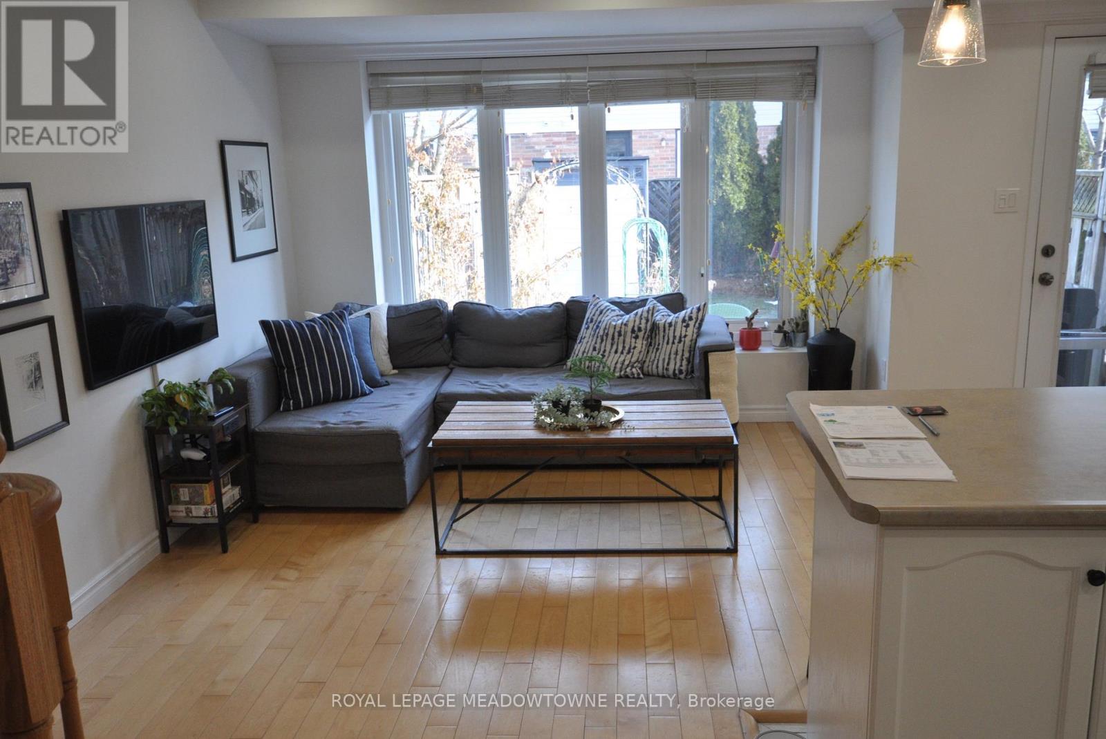 11 Bradley Drive, Halton Hills, Ontario  L7G 6B5 - Photo 6 - W12861794