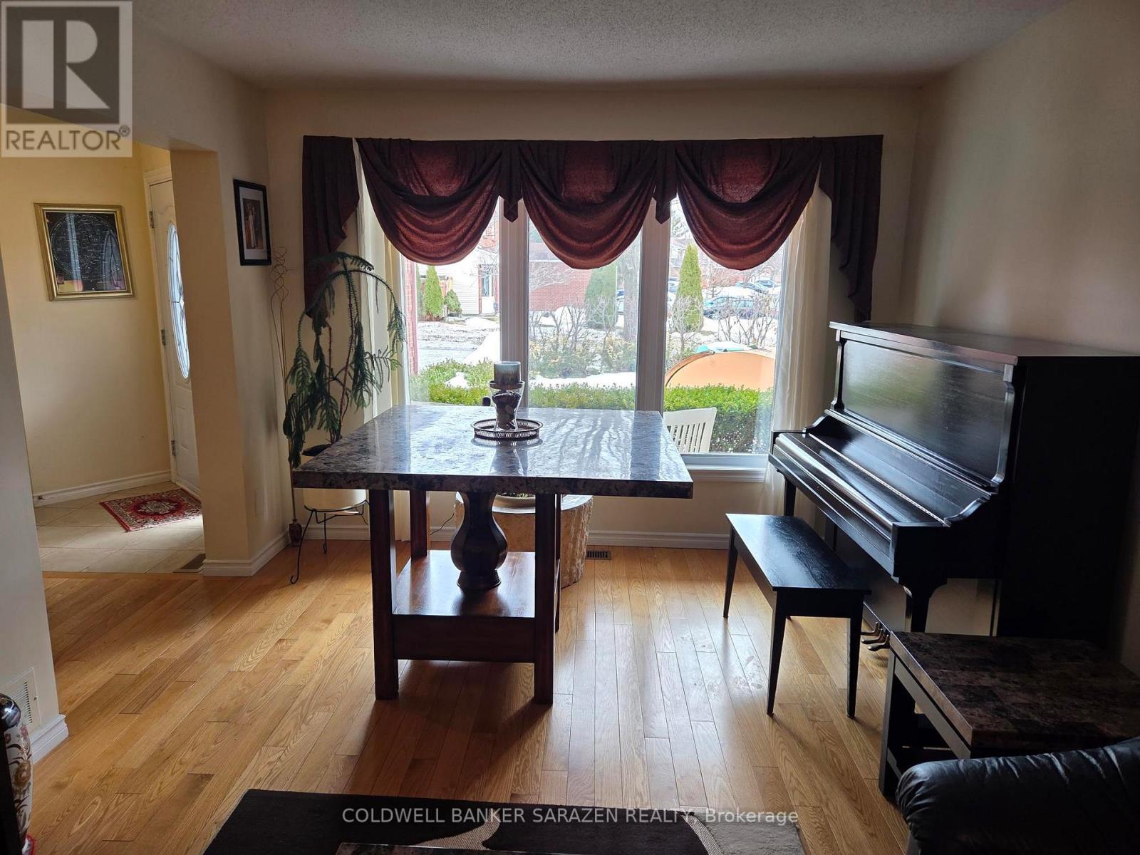 31 Dossetter Way W, Ottawa, Ontario  K1G 4S3 - Photo 4 - X12862170