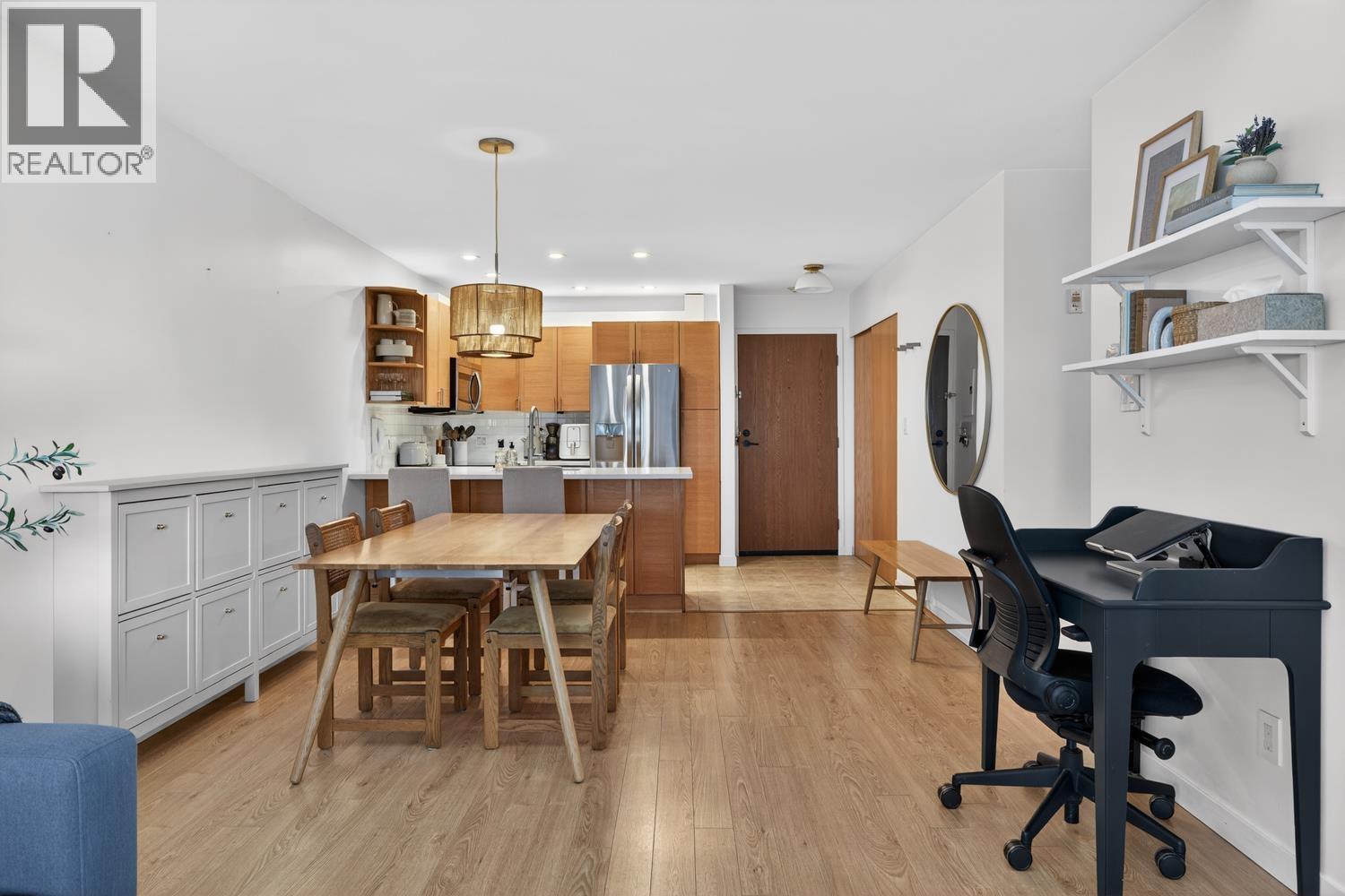 330 210 W 2nd Street, North Vancouver, British Columbia  V7M 1C6 - Photo 7 - R3097391