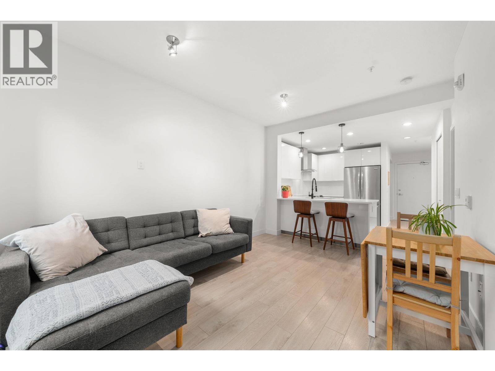 107 733 W 3rd Street, North Vancouver, British Columbia  V7M 0C8 - Photo 2 - R3097402