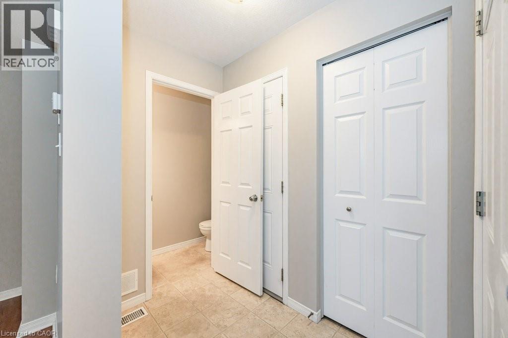 39 Brookfield Crescent, Kitchener, Ontario  N2E 0A6 - Photo 6 - 40810703