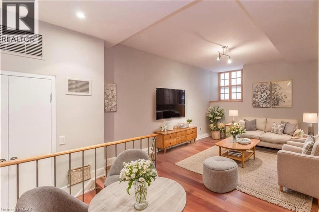 35 Alexandra Avenue Unit# 103, Waterloo, Ontario  N2L 1L4 - Photo 3 - 40810549