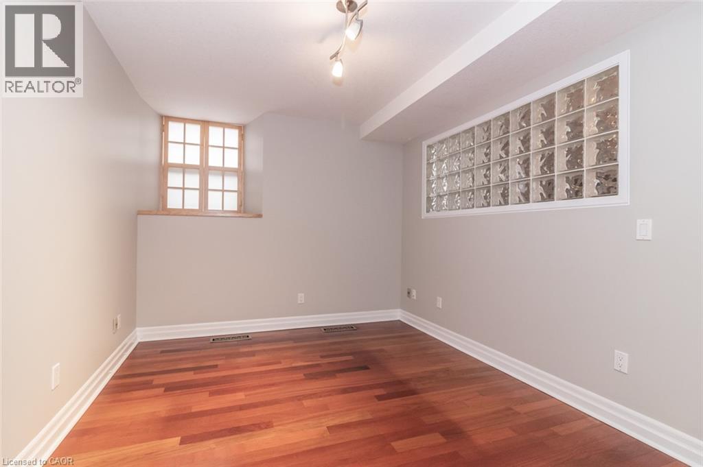 35 Alexandra Avenue Unit# 103, Waterloo, Ontario  N2L 1L4 - Photo 9 - 40810549