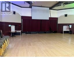 <div class="price">$90,000 Yearly</div> 726 Twelfth Street, New Westminster<br><div style="margin-bottom:8px;"><small>Sutton Premier Realty</small></div>