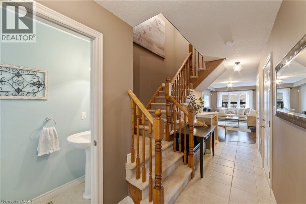 51 Cedar Street, Grimsby, Ontario  L3M 0B7 - Photo 6 - 40791826