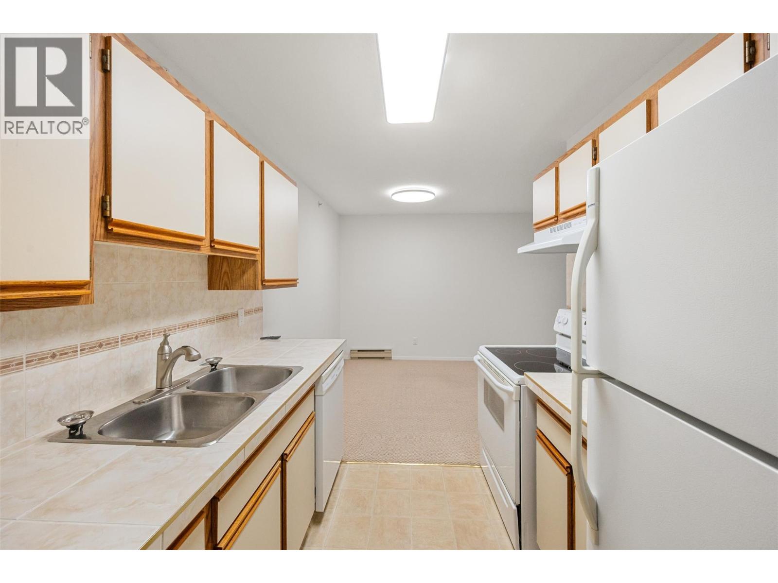 284 Yorkton Avenue Unit# 404, Penticton, British Columbia  V2A 3V5 - Photo 13 - 10378383