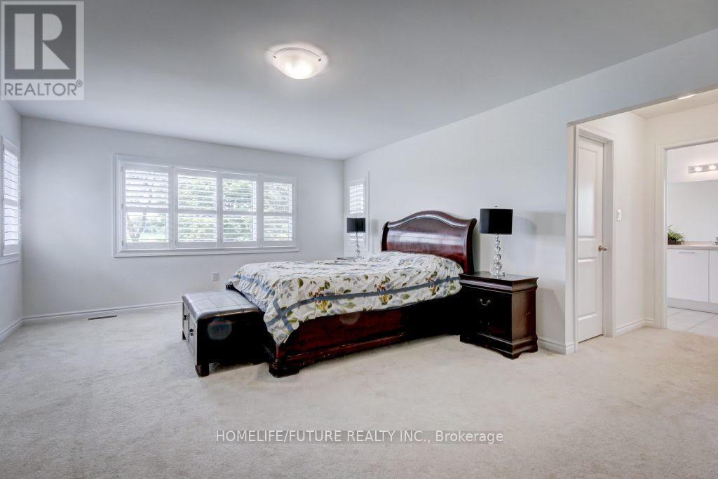 58 Ridge Gate Crescent, East Gwillimbury (Mt Albert), Ontario  L0G 1M0 - Photo 13 - N12862372