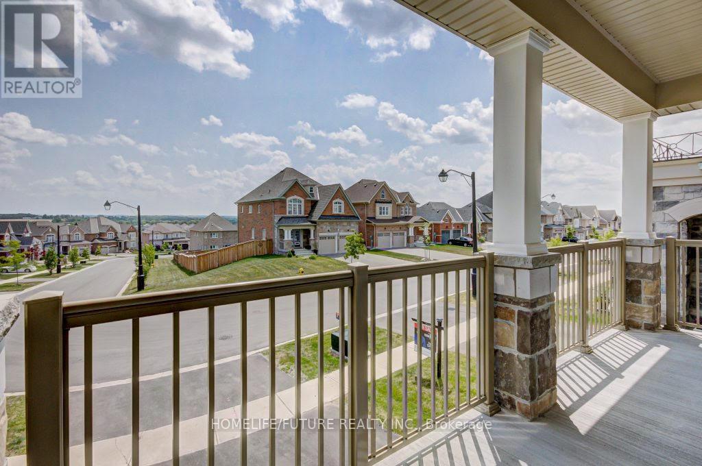 58 Ridge Gate Crescent, East Gwillimbury (Mt Albert), Ontario  L0G 1M0 - Photo 3 - N12862372