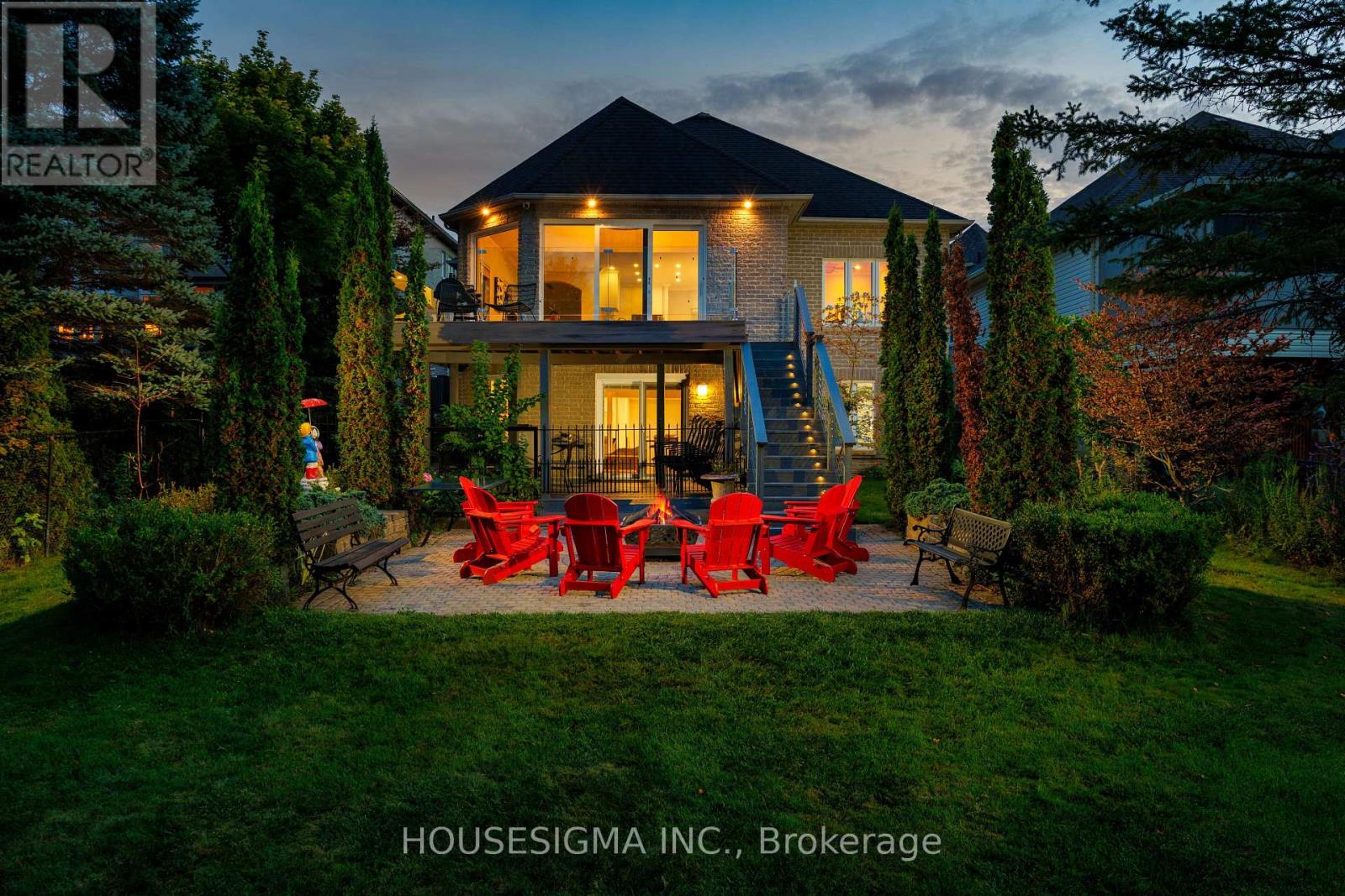 703 MADELINE HEIGHTS, Newmarket, Ontario