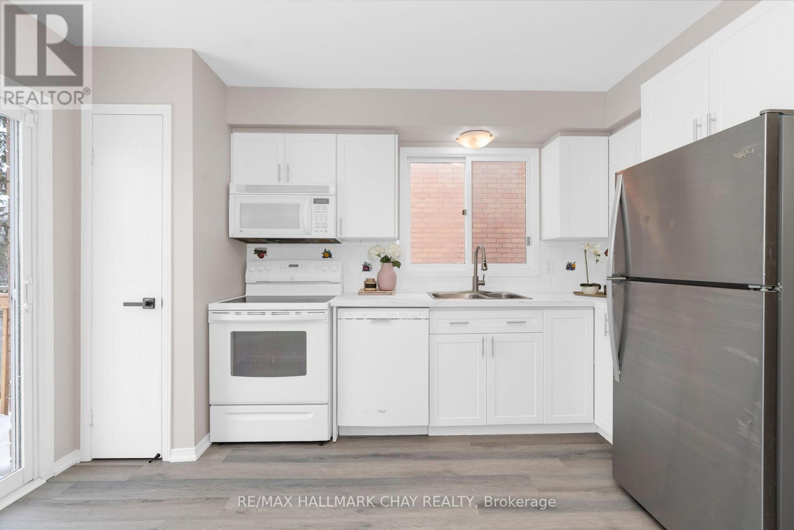 25 Garden Drive, Barrie (Allandale Heights), Ontario  L4N 5T8 - Photo 31 - S12862330