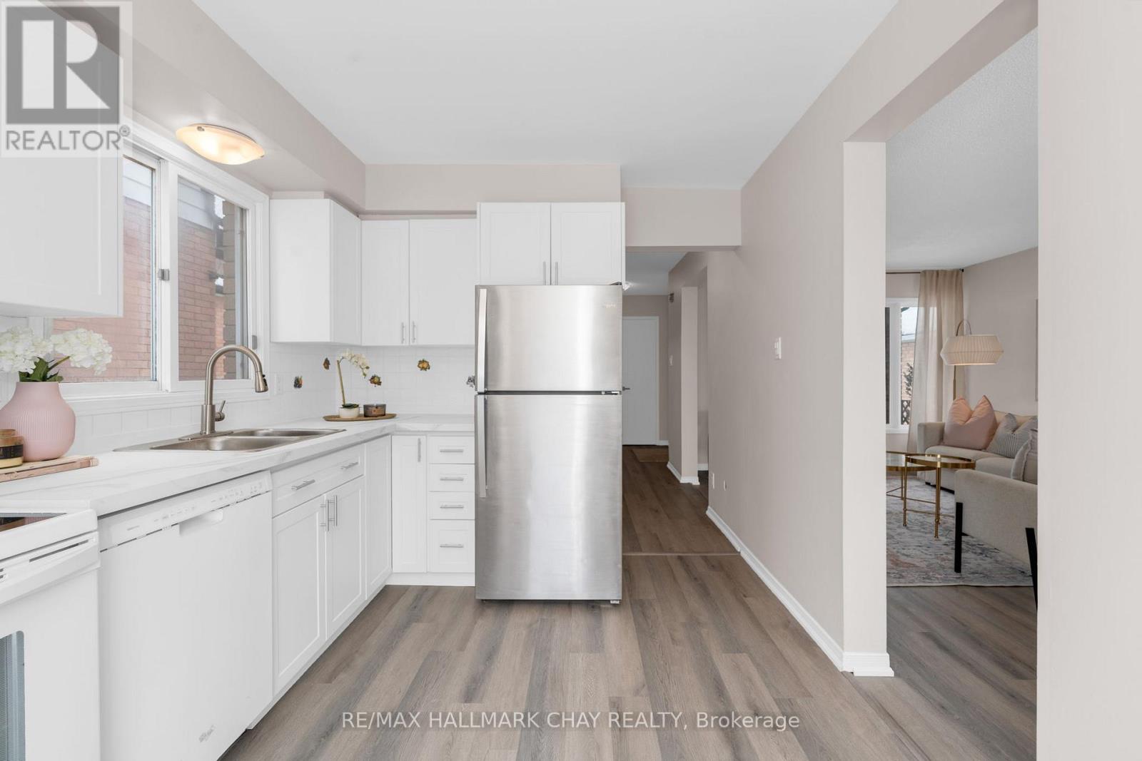 25 Garden Drive, Barrie (Allandale Heights), Ontario  L4N 5T8 - Photo 32 - S12862330