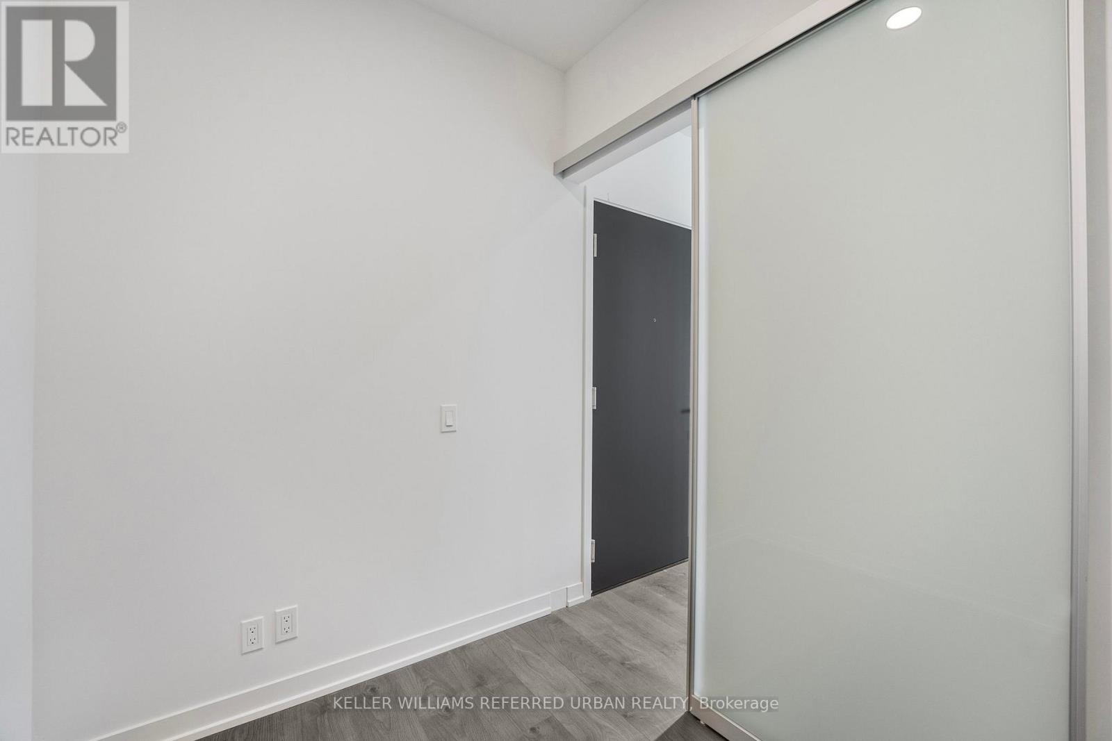 2203 - 39 Mary Street, Barrie (City Centre), Ontario  L4N 1S9 - Photo 11 - S12862370