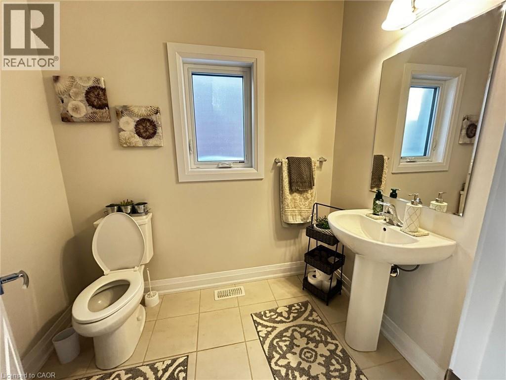 253 Sedgewood Street, Kitchener, Ontario  N2P 0G7 - Photo 4 - 40804939