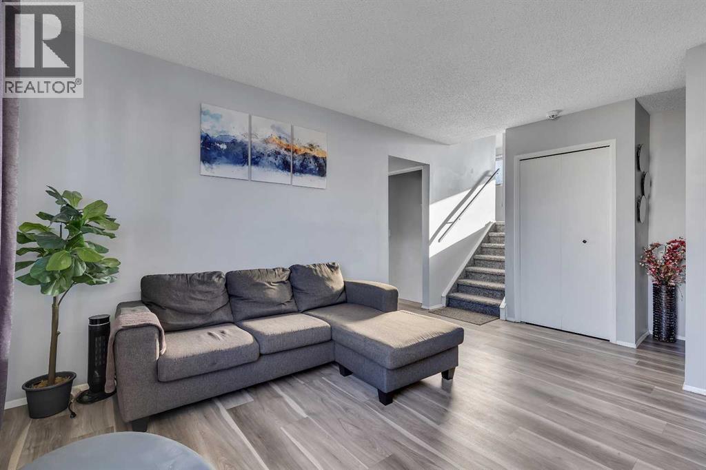 16 Castleglen Crescent Ne, Calgary, Alberta  T3J 1N3 - Photo 9 - A2269121