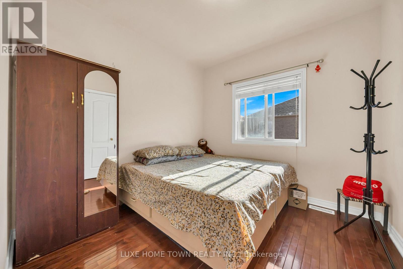 8 Atira Avenue, Brampton (Fletcher's Meadow), Ontario  L7A 3T3 - Photo 21 - W12862268