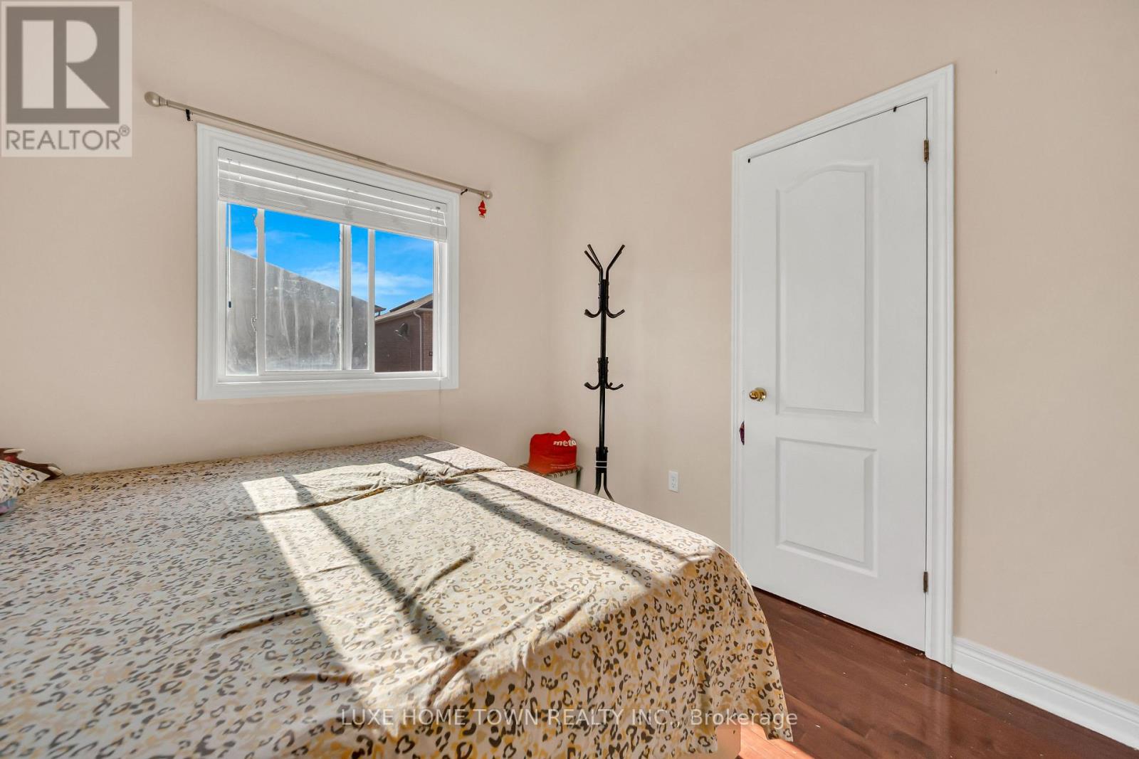 8 Atira Avenue, Brampton (Fletcher's Meadow), Ontario  L7A 3T3 - Photo 22 - W12862268