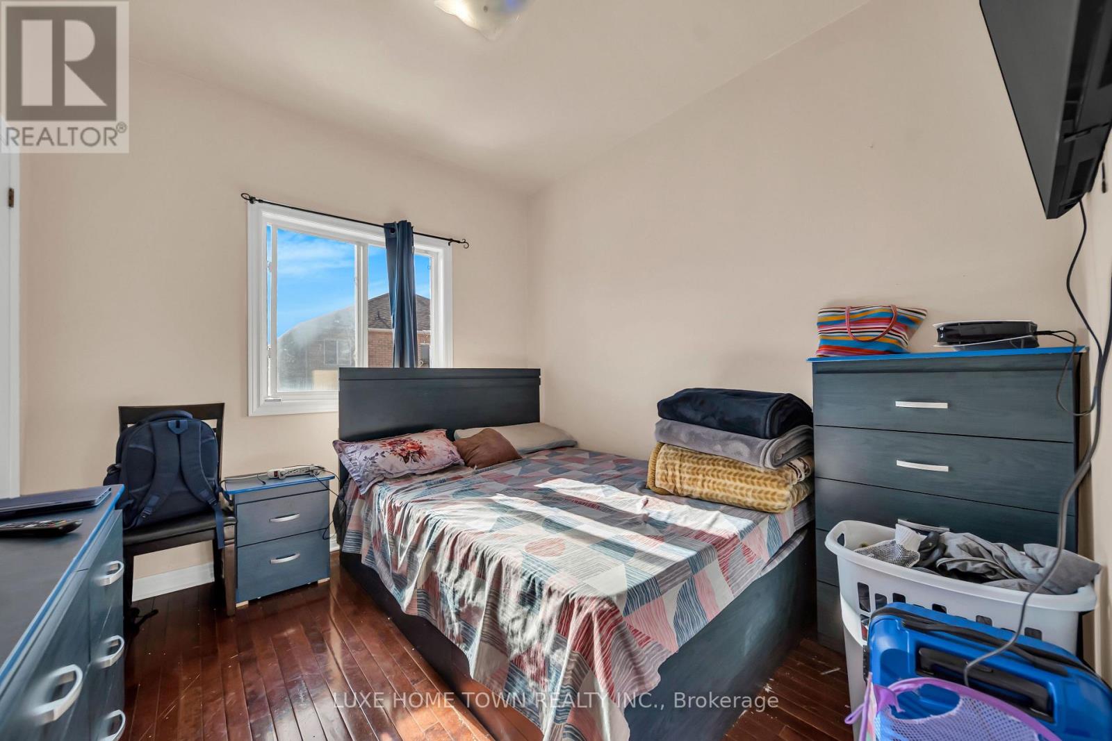 8 Atira Avenue, Brampton (Fletcher's Meadow), Ontario  L7A 3T3 - Photo 23 - W12862268