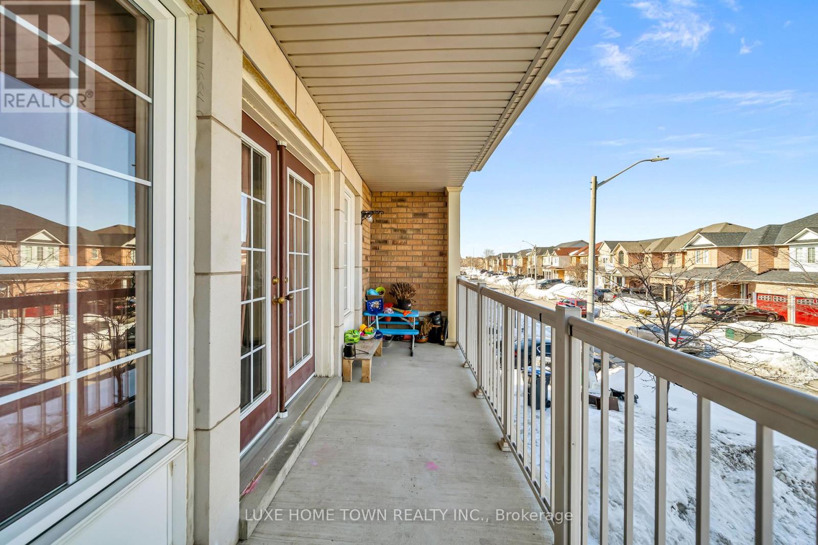 8 Atira Avenue, Brampton (Fletcher's Meadow), Ontario  L7A 3T3 - Photo 25 - W12862268