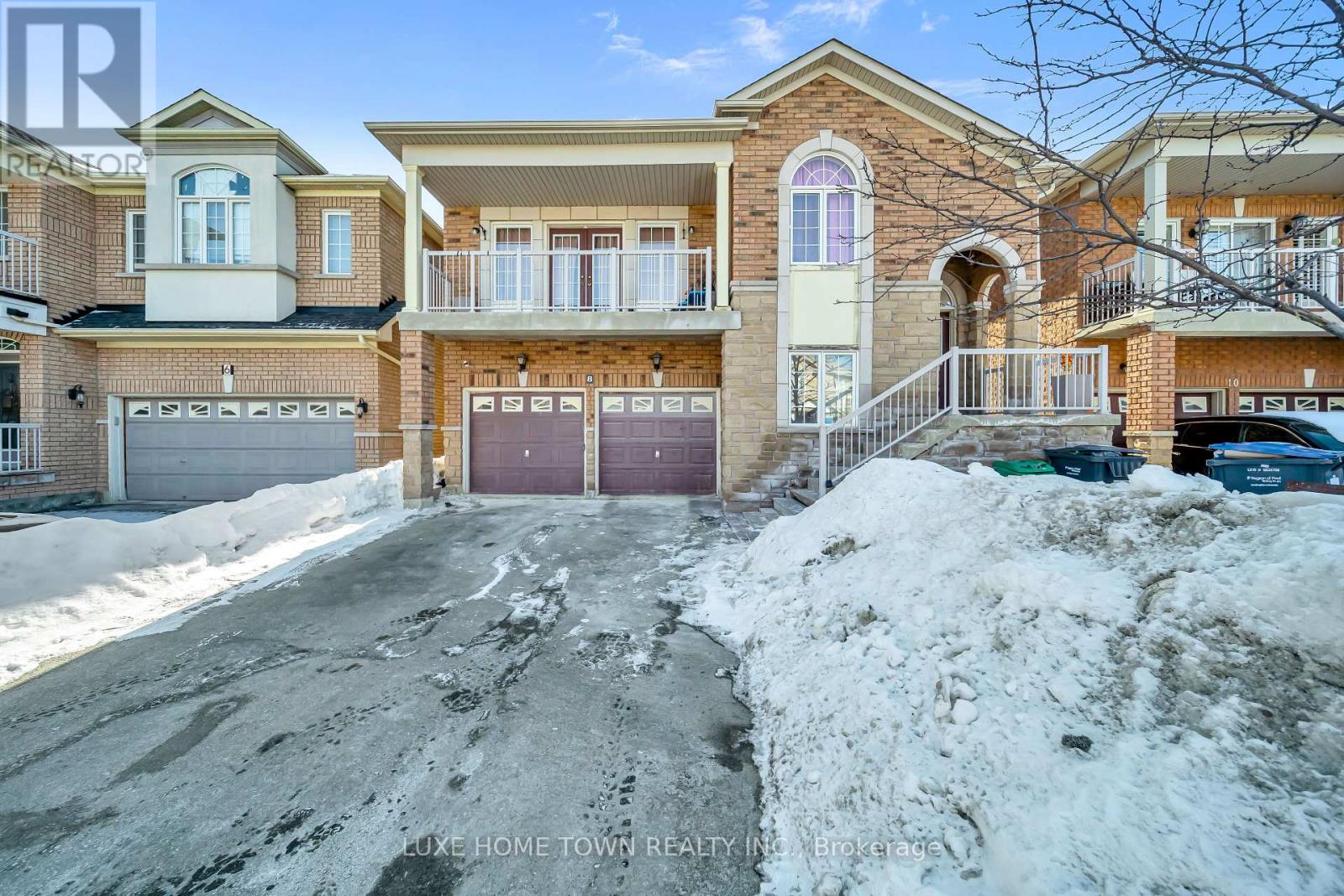 8 Atira Avenue, Brampton (Fletcher's Meadow), Ontario  L7A 3T3 - Photo 3 - W12862268