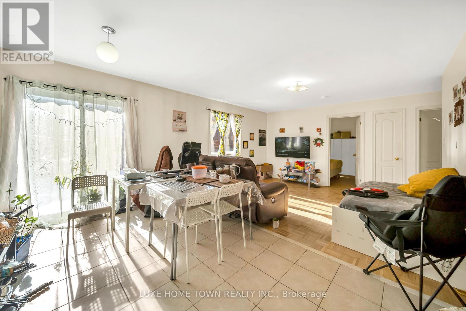 8 Atira Avenue, Brampton (Fletcher's Meadow), Ontario  L7A 3T3 - Photo 30 - W12862268