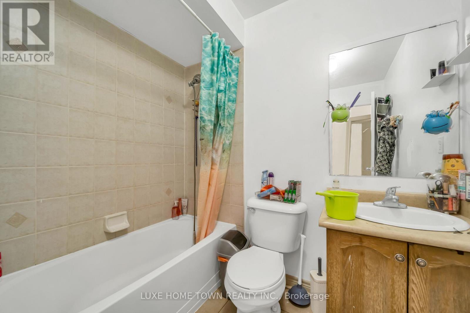 8 Atira Avenue, Brampton (Fletcher's Meadow), Ontario  L7A 3T3 - Photo 34 - W12862268