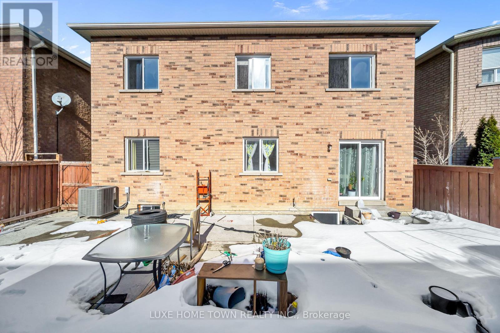 8 Atira Avenue, Brampton (Fletcher's Meadow), Ontario  L7A 3T3 - Photo 36 - W12862268