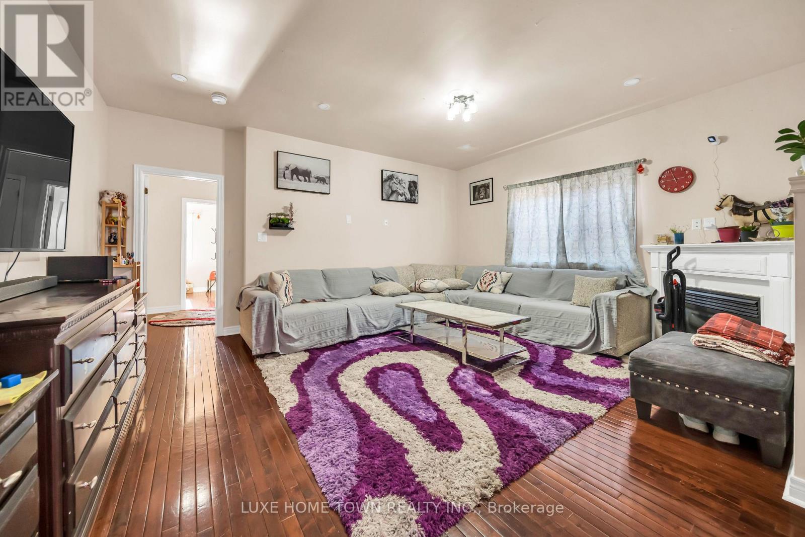 8 Atira Avenue, Brampton (Fletcher's Meadow), Ontario  L7A 3T3 - Photo 8 - W12862268