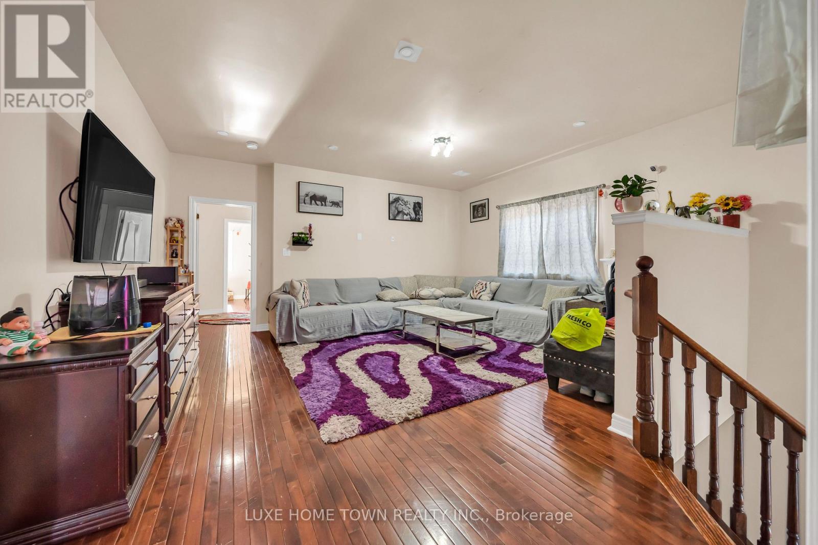 8 Atira Avenue, Brampton (Fletcher's Meadow), Ontario  L7A 3T3 - Photo 9 - W12862268