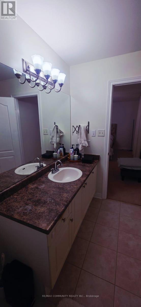 311 Andrews Trail N, Milton, Ontario  L9T 6S5 - Photo 5 - W12862322