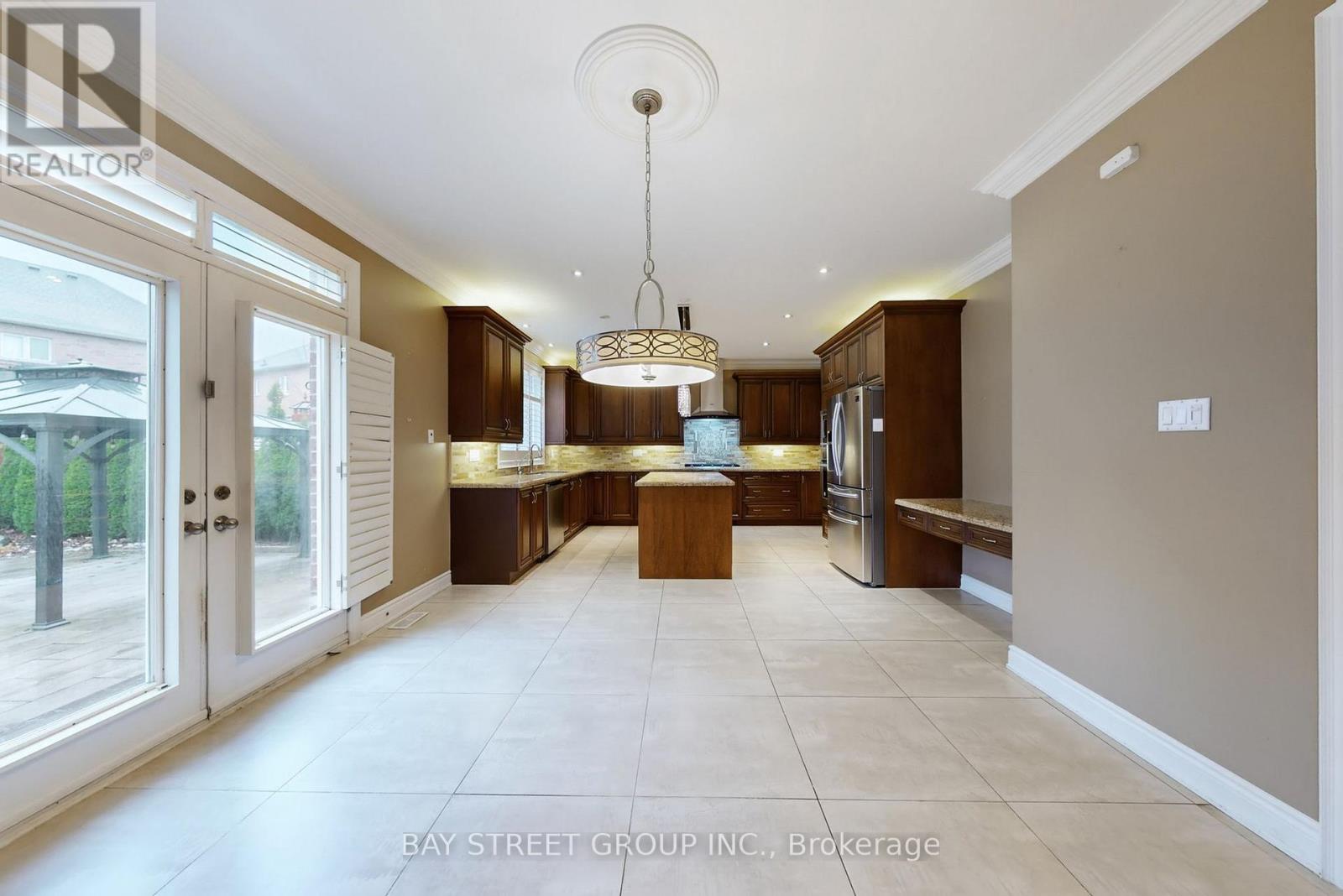 2352 Delnice Drive, Oakville, Ontario  L6H 0A9 - Photo 15 - W12862364