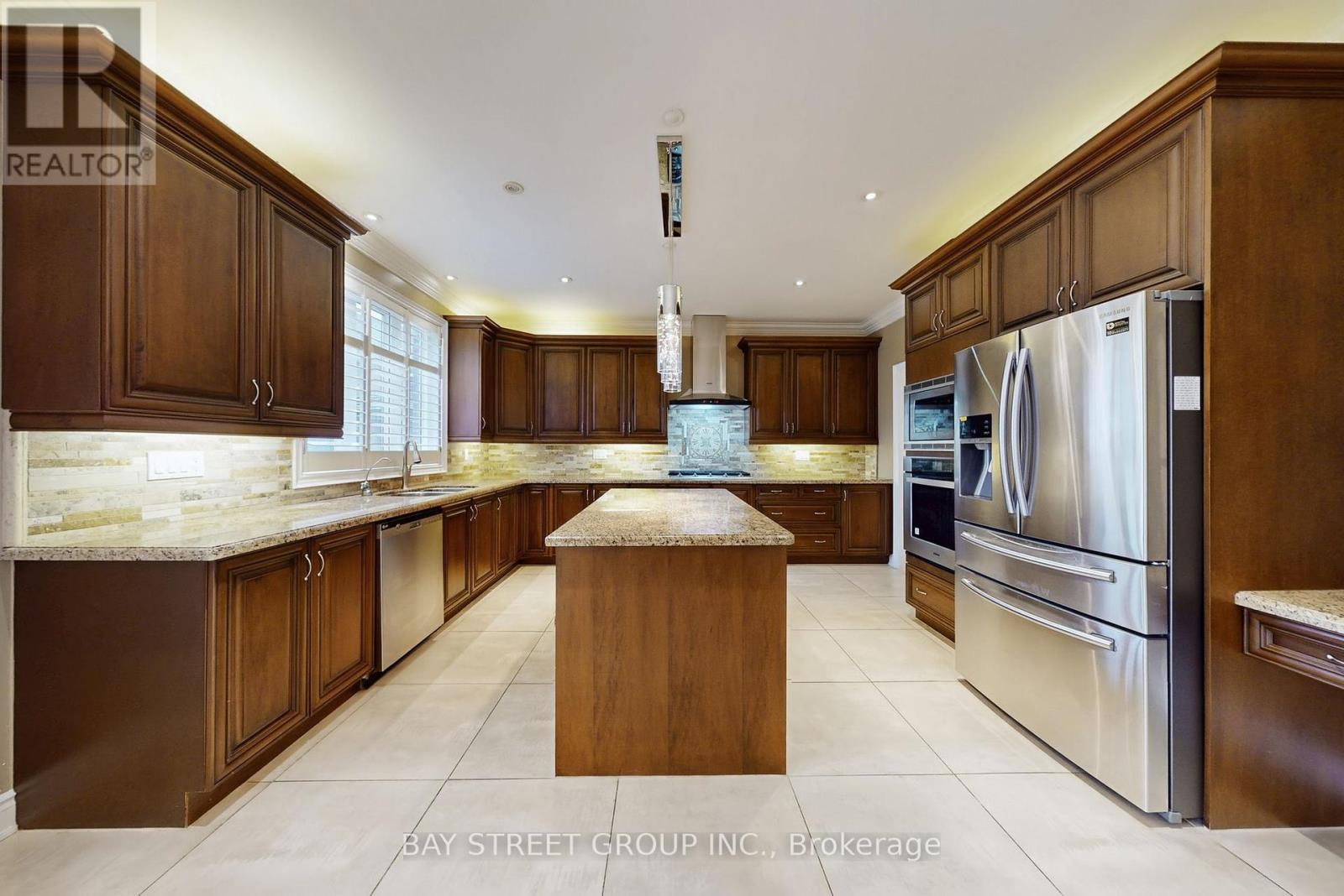 2352 Delnice Drive, Oakville, Ontario  L6H 0A9 - Photo 17 - W12862364