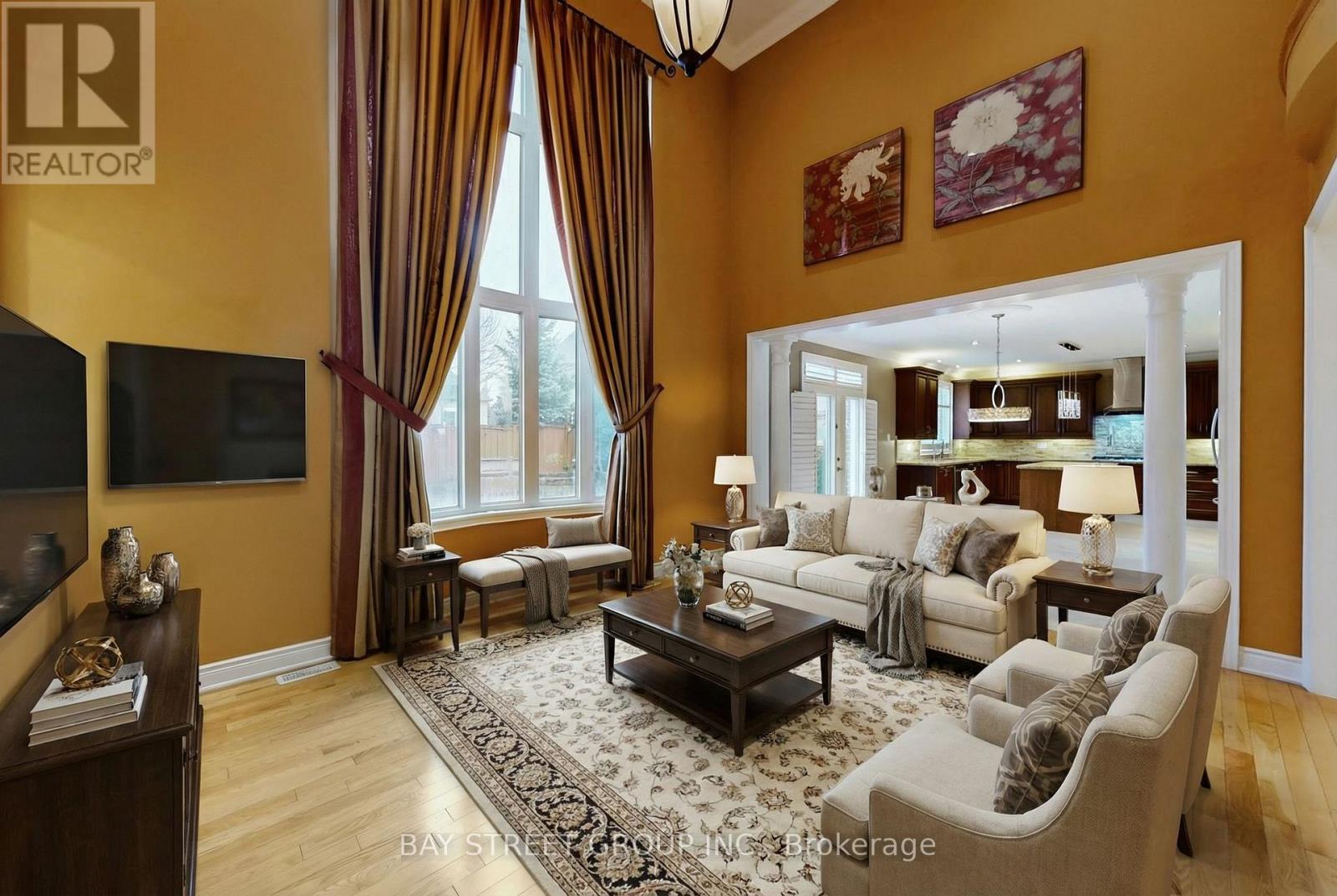 2352 Delnice Drive, Oakville, Ontario  L6H 0A9 - Photo 2 - W12862364