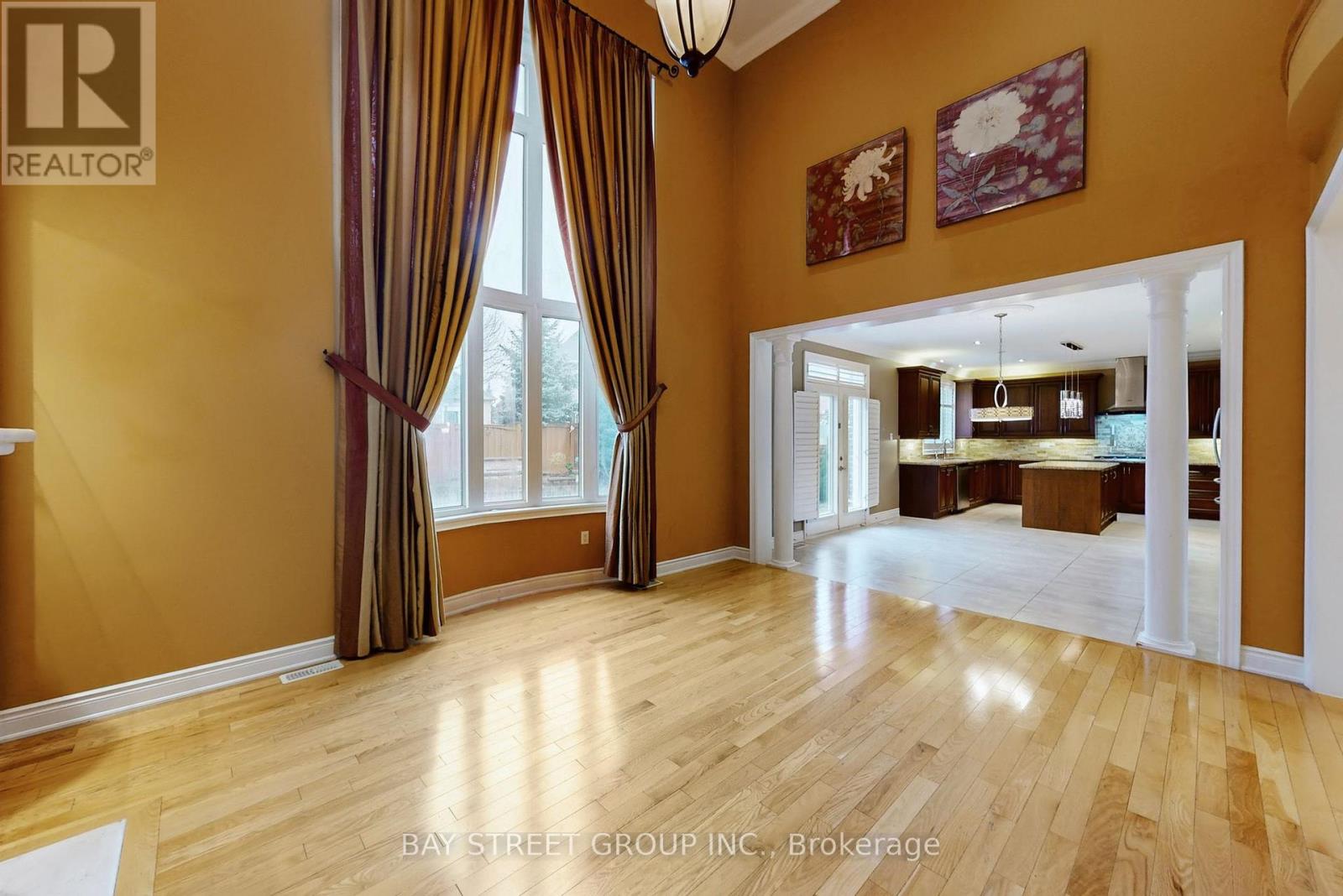 2352 Delnice Drive, Oakville, Ontario  L6H 0A9 - Photo 3 - W12862364