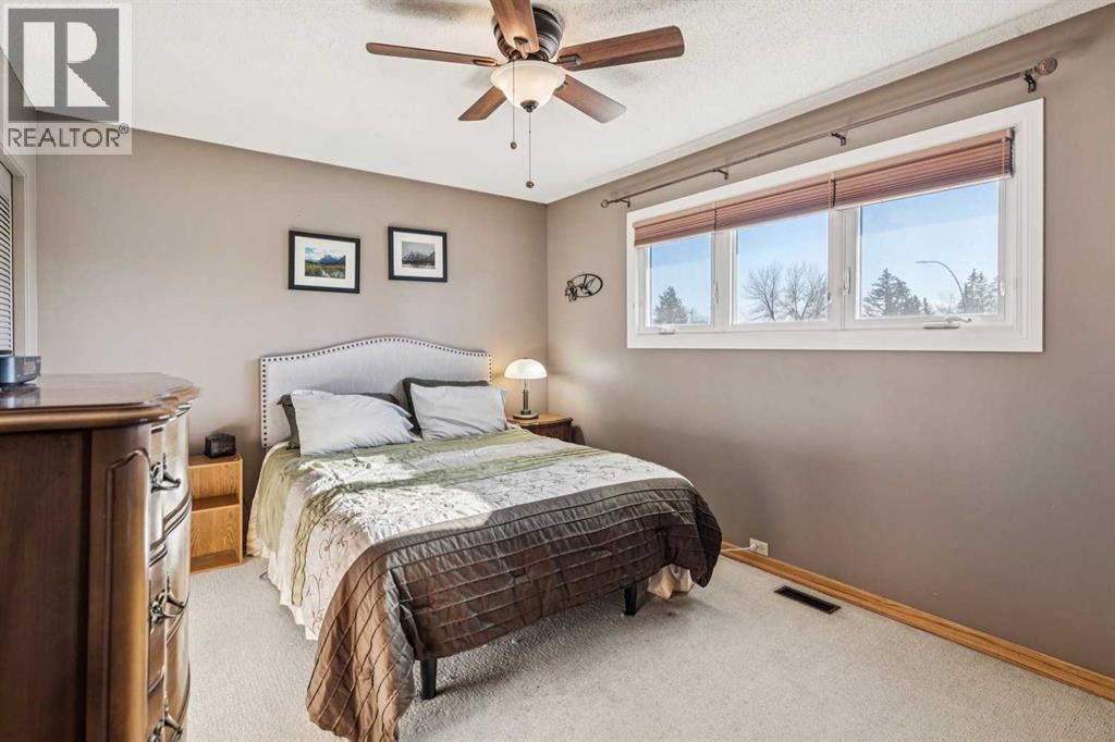 256 Huntridge Road Ne, Calgary, Alberta  T2K 4B6 - Photo 15 - A2290190