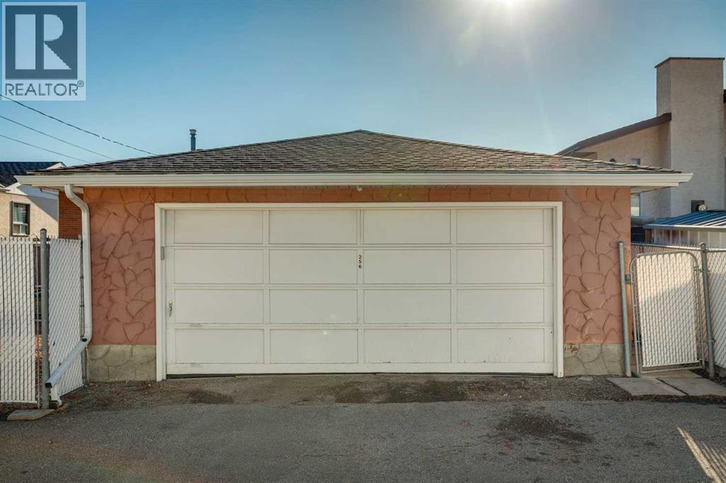 256 Huntridge Road Ne, Calgary, Alberta  T2K 4B6 - Photo 38 - A2290190