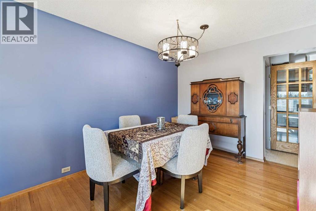 256 Huntridge Road Ne, Calgary, Alberta  T2K 4B6 - Photo 5 - A2290190