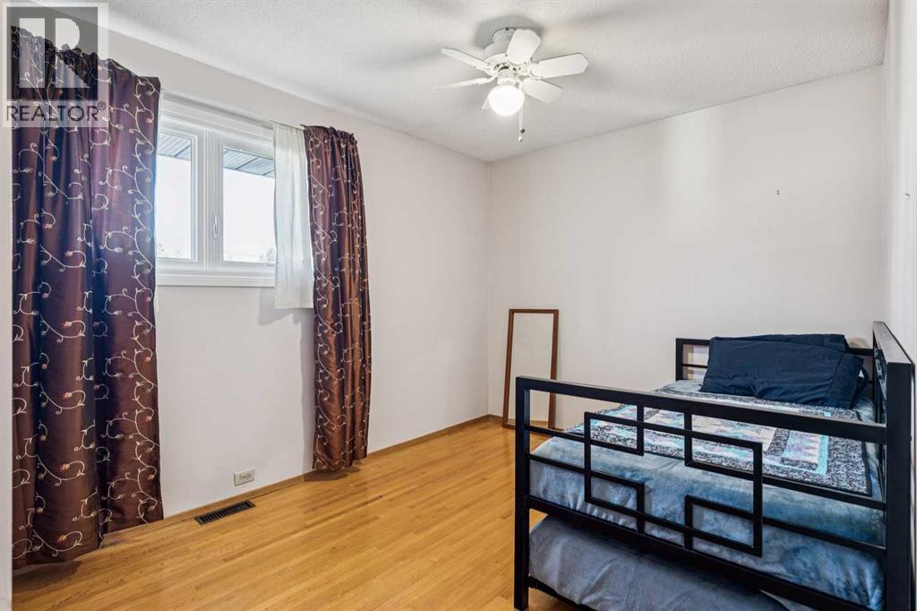 256 Huntridge Road Ne, Calgary, Alberta  T2K 4B6 - Photo 13 - A2290190