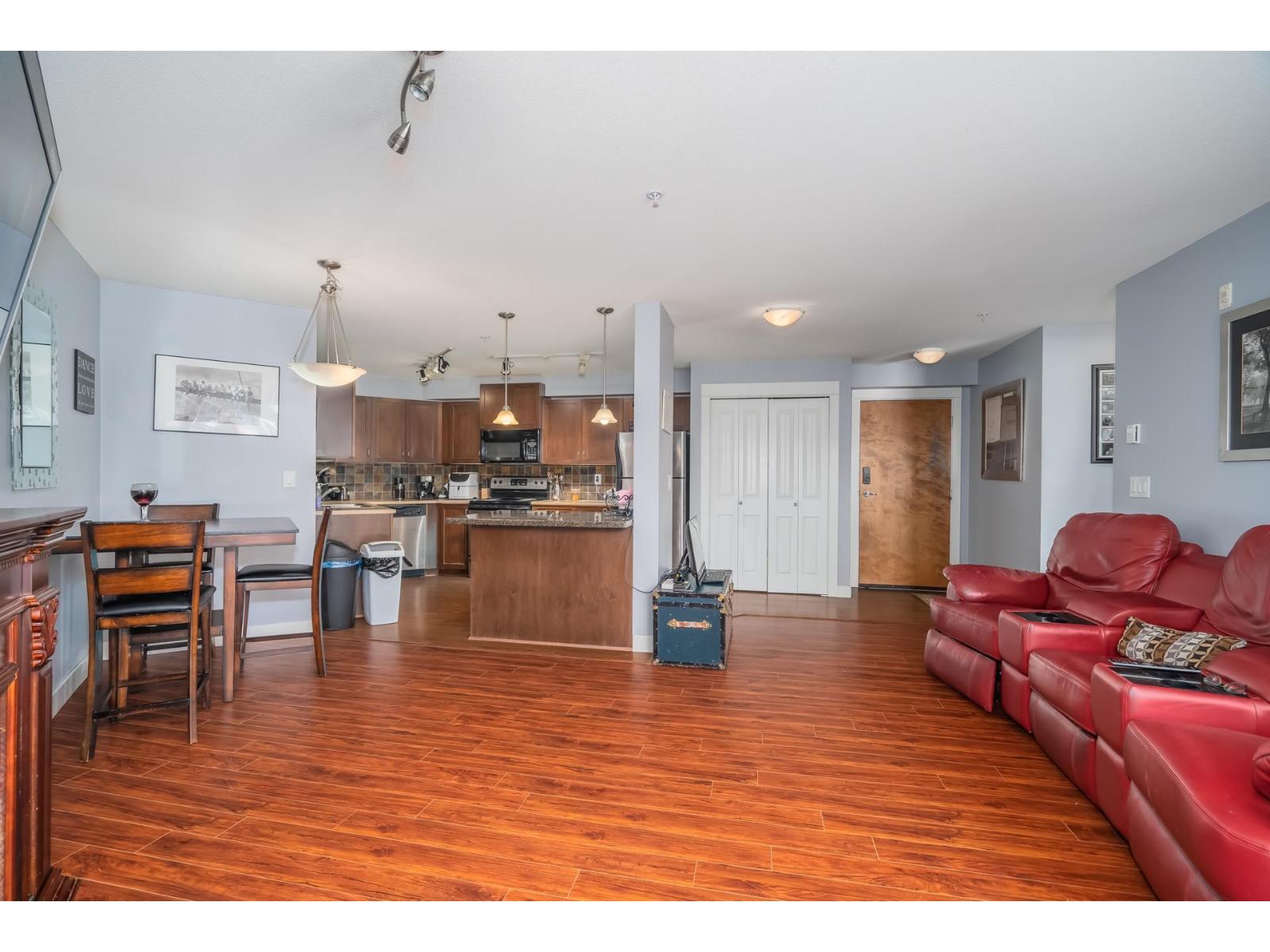 202 2955 Diamond Crescent, Abbotsford, British Columbia  V2T 2L5 - Photo 5 - R3097397