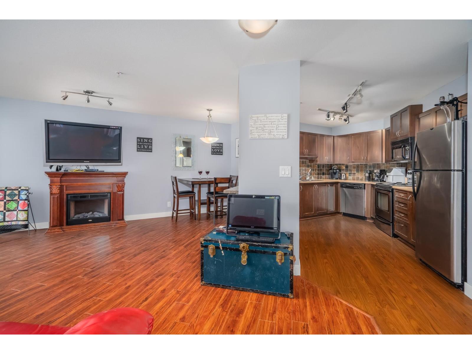 202 2955 Diamond Crescent, Abbotsford, British Columbia  V2T 2L5 - Photo 7 - R3097397